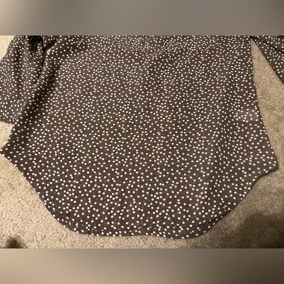 Maurice’s polka dot blouse - Picture 5 of 9